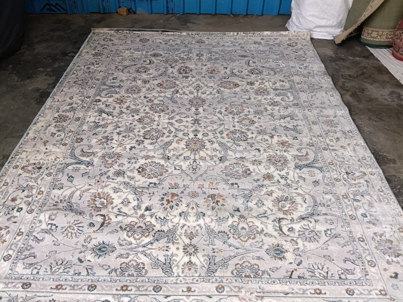 Handmade carpet from the Awadh Carpet looms — piece 3