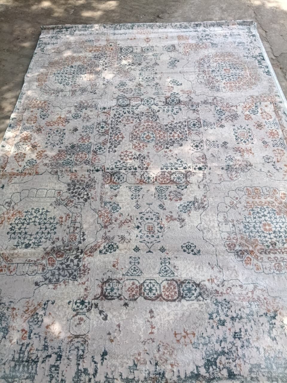 Handmade carpet from the Awadh Carpet looms — piece 7